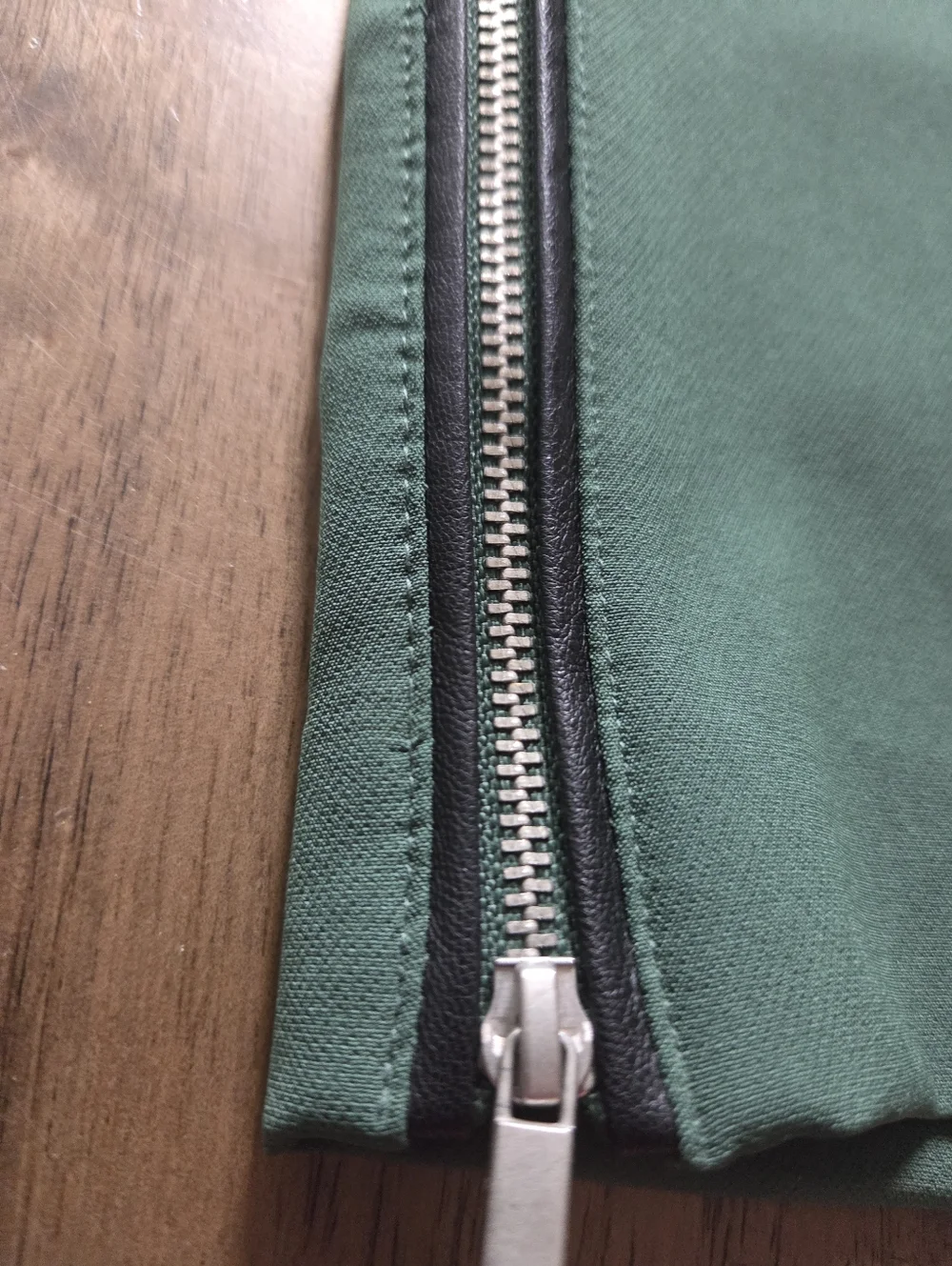 Zara Zipper Side With Faux Leather Piping Green Pencil Skirt - Picture 3 of 10